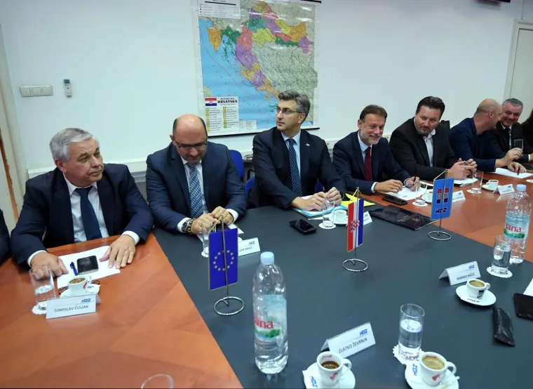 Brkić je uoči sjednice optužbe demantirao