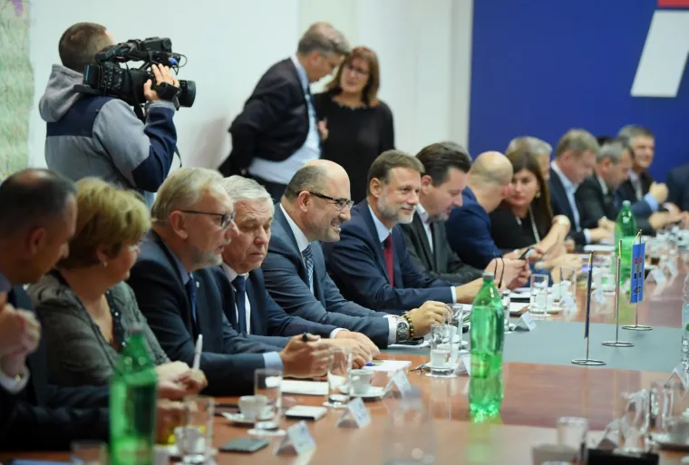 U tijeku sučeljavanje Plenkovića i Brkića u sredi&scaron;njici HDZ-a