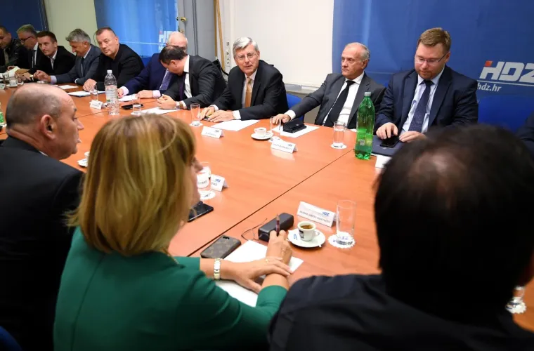 U tijeku sučeljavanje Plenkovića i Brkića u sredi&scaron;njici HDZ-a