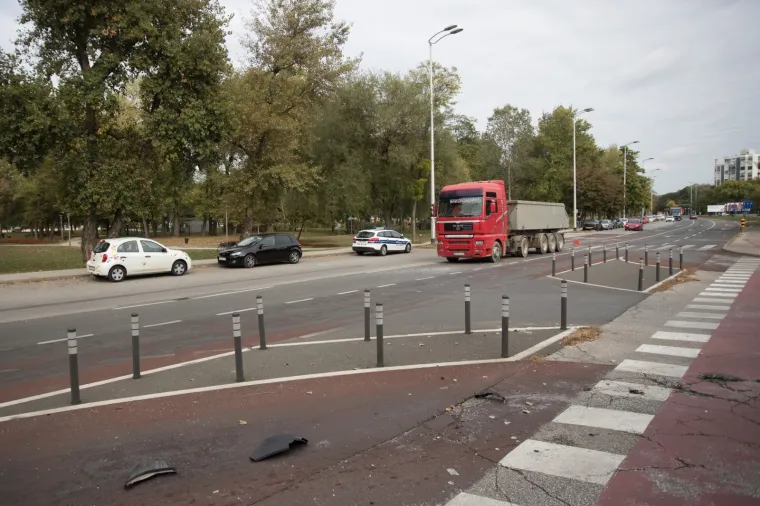 KR&Scaron; I LOM U ZAGREBU: Vozačica izgubila kontrolu nad automobilom i zabila se u kafić na Bundeku