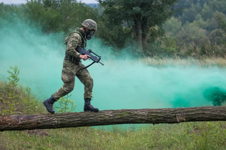 SPEKTAKL U GAŠINCIMA: Održano natjecanje najspremnijih tenkovskih i oklopno-mehaniziranih posada OSRH