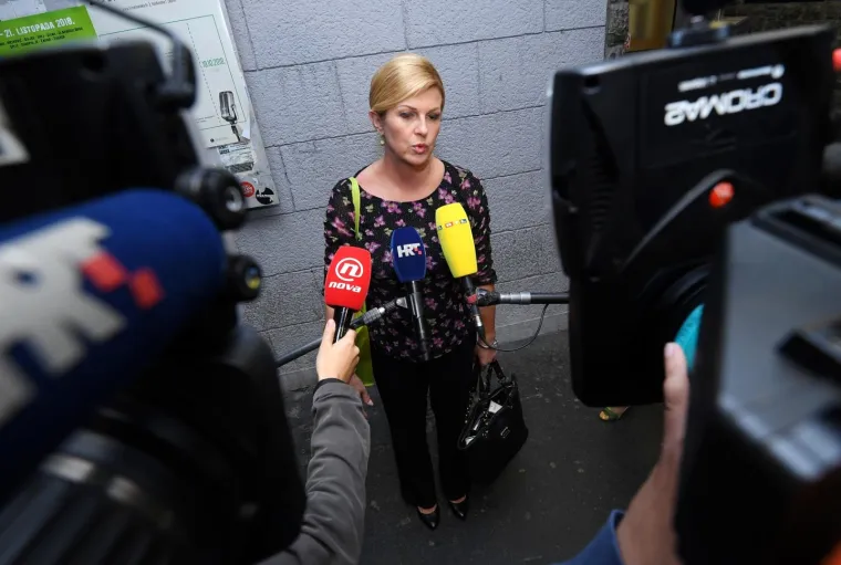 PREDJSEDNICA OBRANILA TEZU DOKTORSKOG RADA: Prije obrane radila je selfije sa studentima