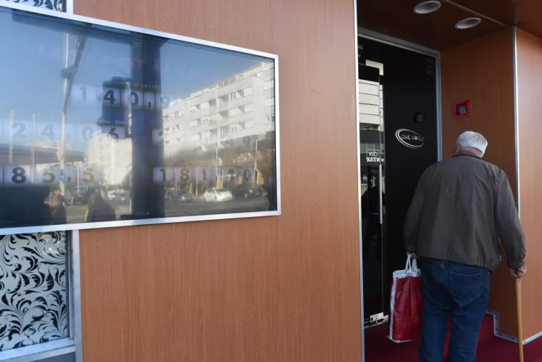 Opljačkao casino, ali nije do&scaron;ao daleko: Policija i za&scaron;titari svladali razbojnika