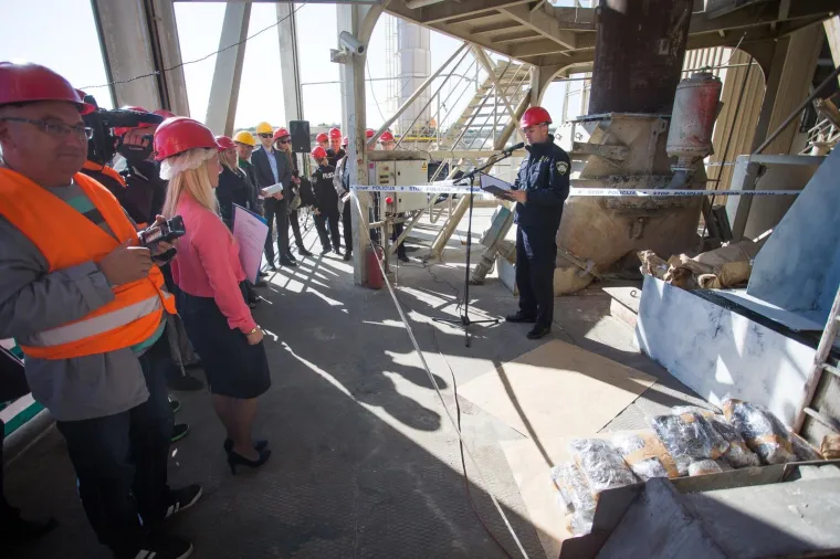POLICIJA SPALILA ČETIRI TONE DROGE: Postupak obavljen pod budnim okom specijalaca naoružanih dugim cijevima