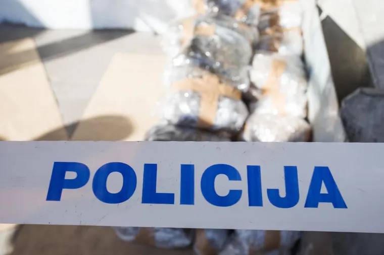 POLICIJA SPALILA ČETIRI TONE DROGE: Postupak obavljen pod budnim okom specijalaca naoružanih dugim cijevima