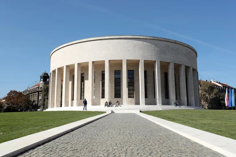 Pogledajte kako izgleda Trg žrtava fa&scaron;izma nakon sedam mjeseci uređivanja