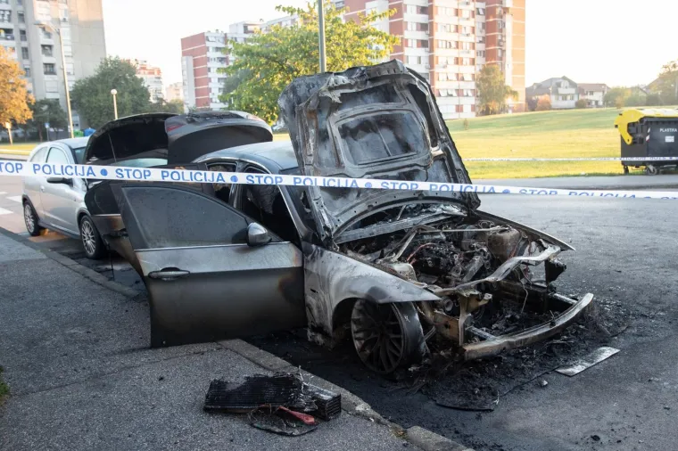 Buktinja u Zagrebu: Izgorio BMW zagrebačkog poduzetnika, vatra zahvatila i Opel Corsu