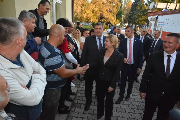 Predsjednica Grabar-Kitarović obi&scaron;la Okučane