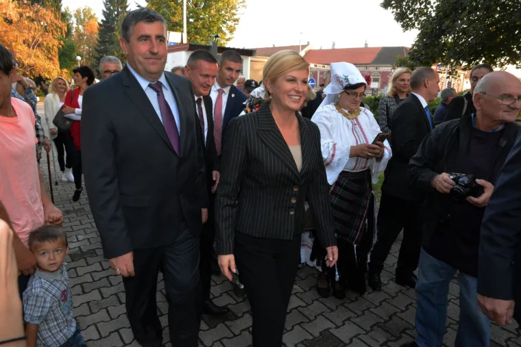 Predsjednica Grabar-Kitarović obi&scaron;la Okučane