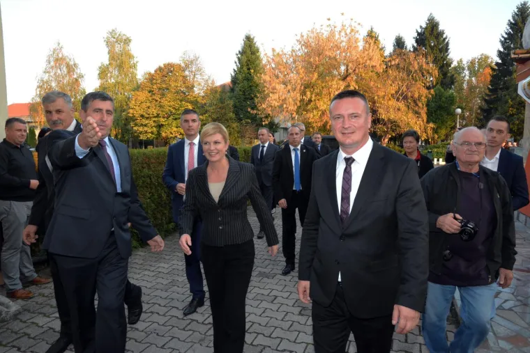 Predsjednica Grabar-Kitarović obi&scaron;la Okučane