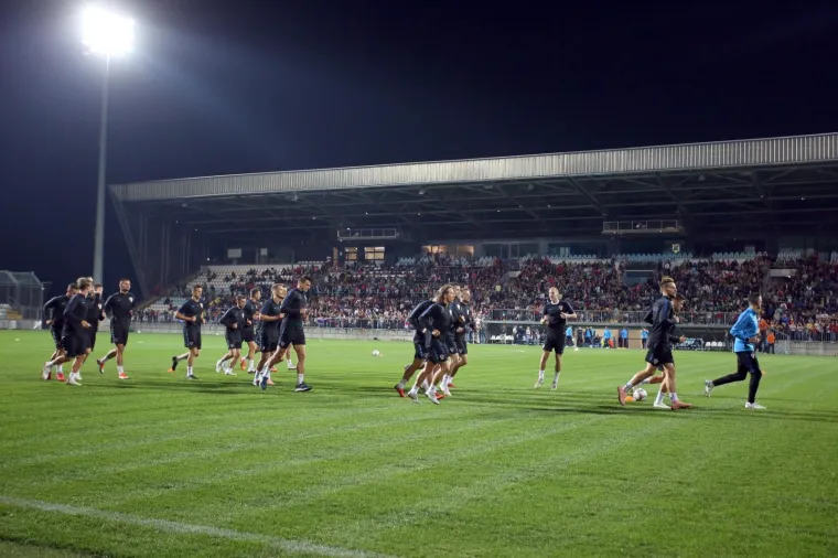 VELIČANSTVENA UVERTIRA ZA ENGLEZE U LIGI NACIJA: Vatreni trenirali na prepunoj Rujevici