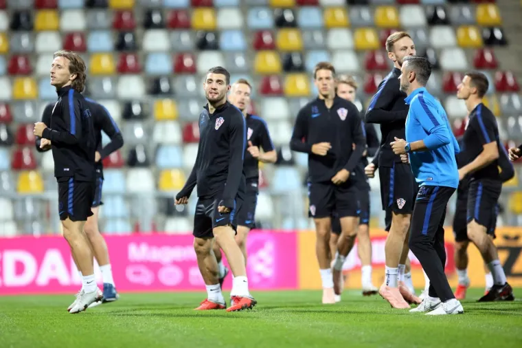 VELIČANSTVENA UVERTIRA ZA ENGLEZE U LIGI NACIJA: Vatreni trenirali na prepunoj Rujevici