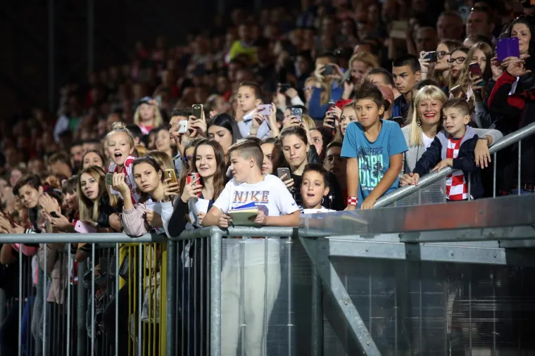 VELIČANSTVENA UVERTIRA ZA ENGLEZE U LIGI NACIJA: Vatreni trenirali na prepunoj Rujevici