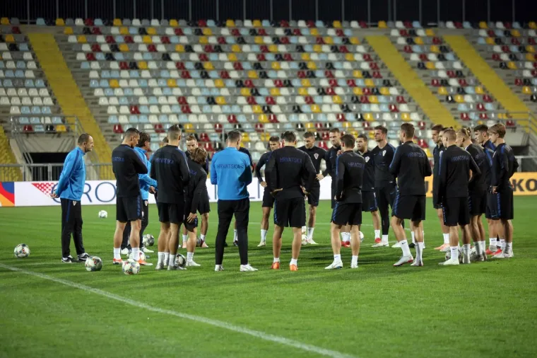 VELIČANSTVENA UVERTIRA ZA ENGLEZE U LIGI NACIJA: Vatreni trenirali na prepunoj Rujevici