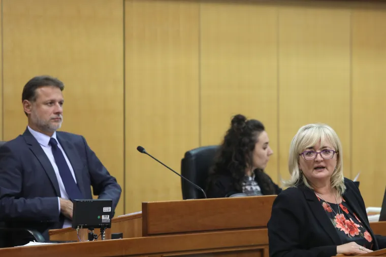 Sabor raspravlja o opozivu ministra Kujundžića