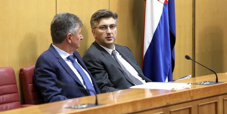 Sabor raspravlja o opozivu ministra Kujundžića