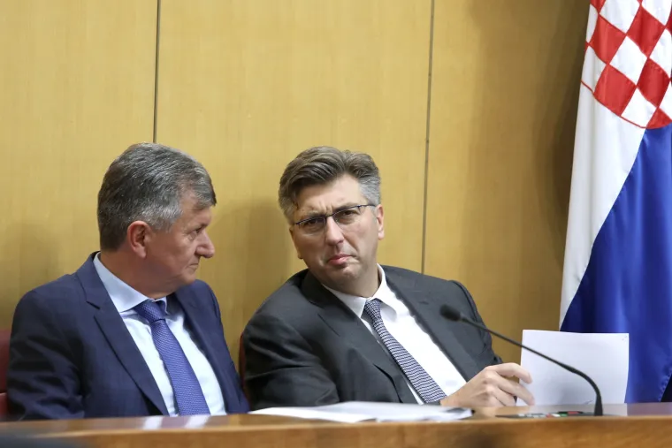 Sabor raspravlja o opozivu ministra Kujundžića