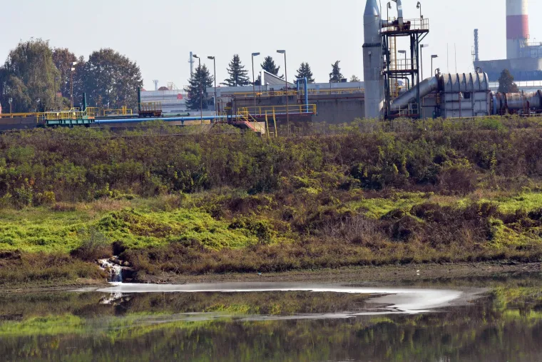 Pogledajte kako rafinerija u Bosanskom Brodu izgleda dva dana nakon eksplozije i velikog požara