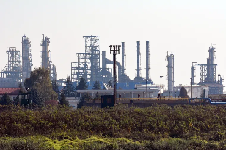 Pogledajte kako rafinerija u Bosanskom Brodu izgleda dva dana nakon eksplozije i velikog požara