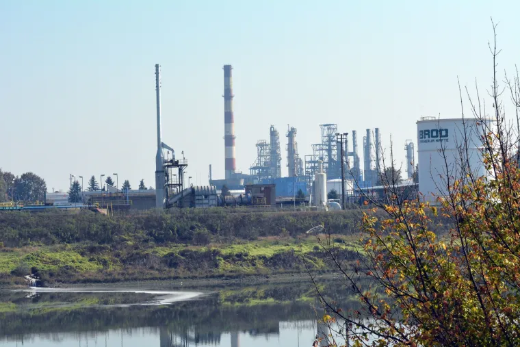 Pogledajte kako rafinerija u Bosanskom Brodu izgleda dva dana nakon eksplozije i velikog požara