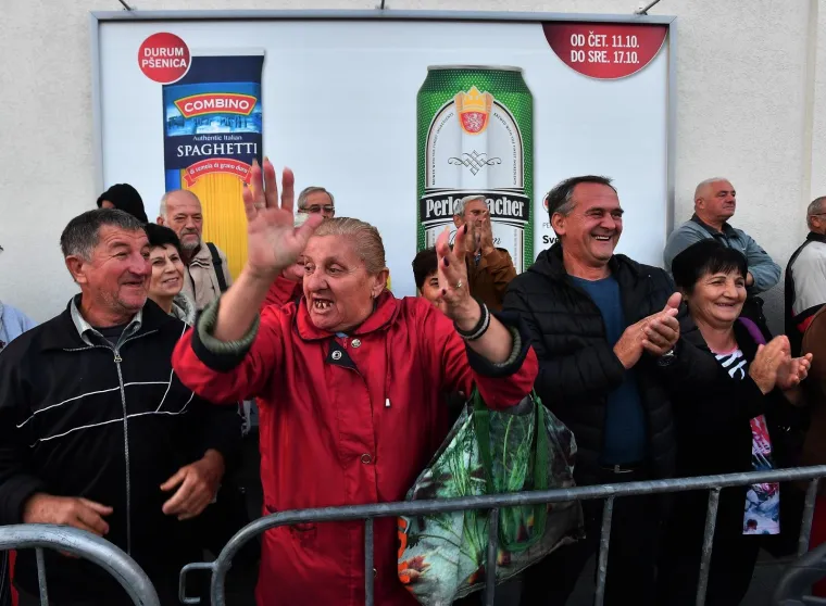 U Beogradu otvoreno pet Lidl trgovina 11.10.2018., Beograd, Srbija - Tvrtka Lidl otvorila je danas 16 trgovina u 12 gradova sirom Srbije, od cega pet u Beogradu. Potrosacima je na raspolaganju 1 500 brendova, od toga 350 iz domace proizvodnje. Photo: Srdjan Ilic/PIXSELL.