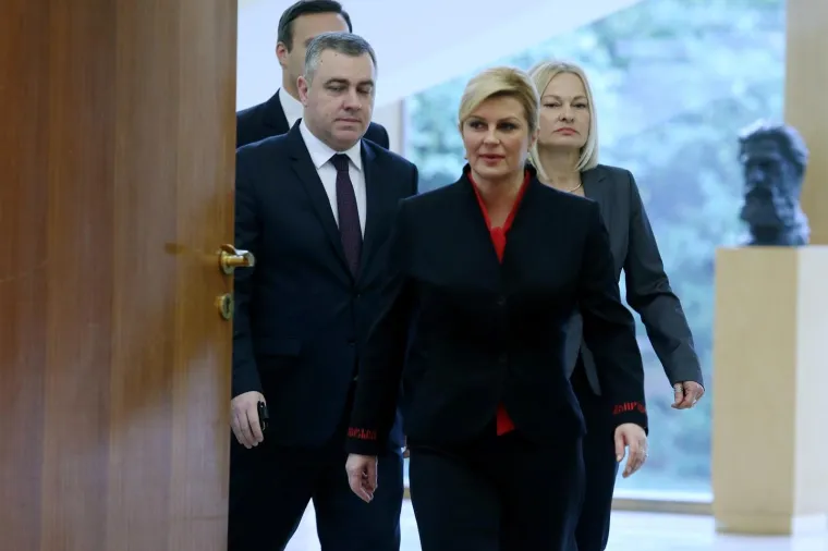 Predsjednica prije i poslije: Pogledajte kako se izgled prve žene države mijenjao kroz godinu