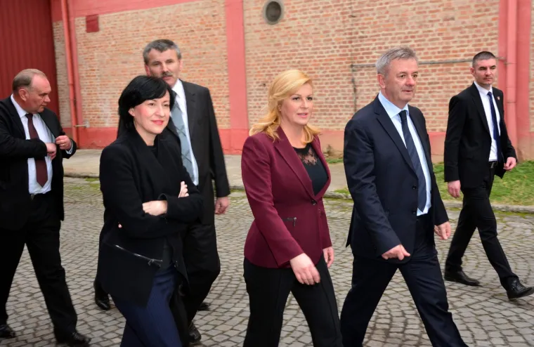 Predsjednica prije i poslije: Pogledajte kako se izgled prve žene države mijenjao kroz godinu