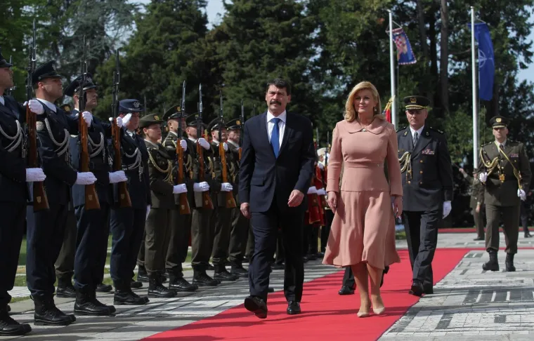 Predsjednica prije i poslije: Pogledajte kako se izgled prve žene države mijenjao kroz godinu