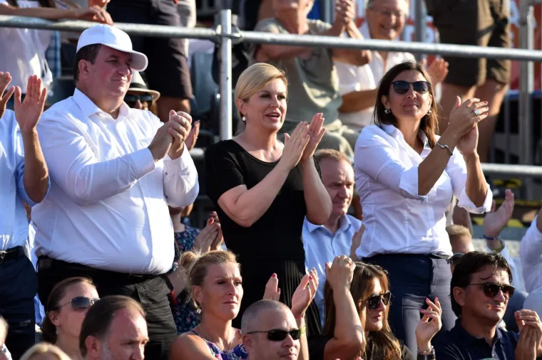 Predsjednica prije i poslije: Pogledajte kako se izgled prve žene države mijenjao kroz godinu