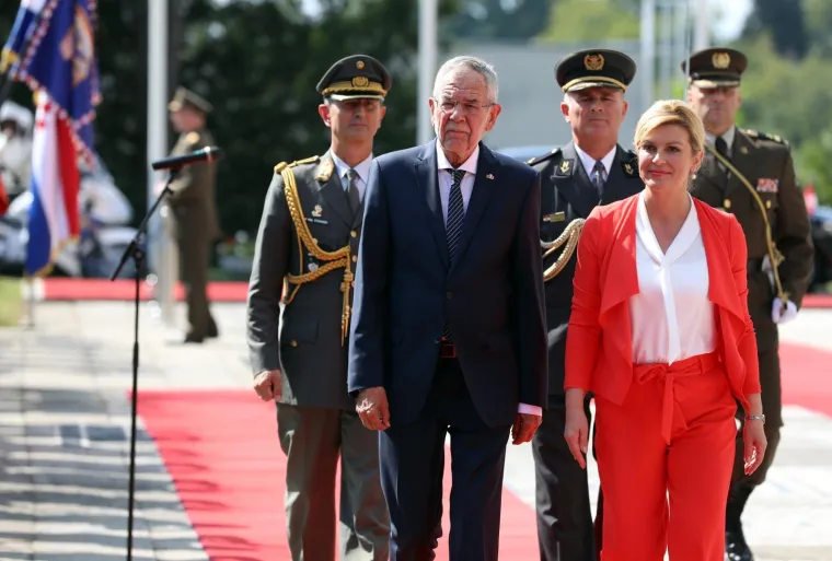 Predsjednica prije i poslije: Pogledajte kako se izgled prve žene države mijenjao kroz godinu