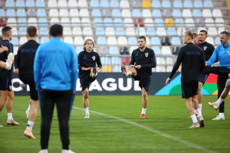 DOBRA ATMOSFERA NA RUJEVICI: Vatreni odradili posljednji trening prije utakmice s Engleskom