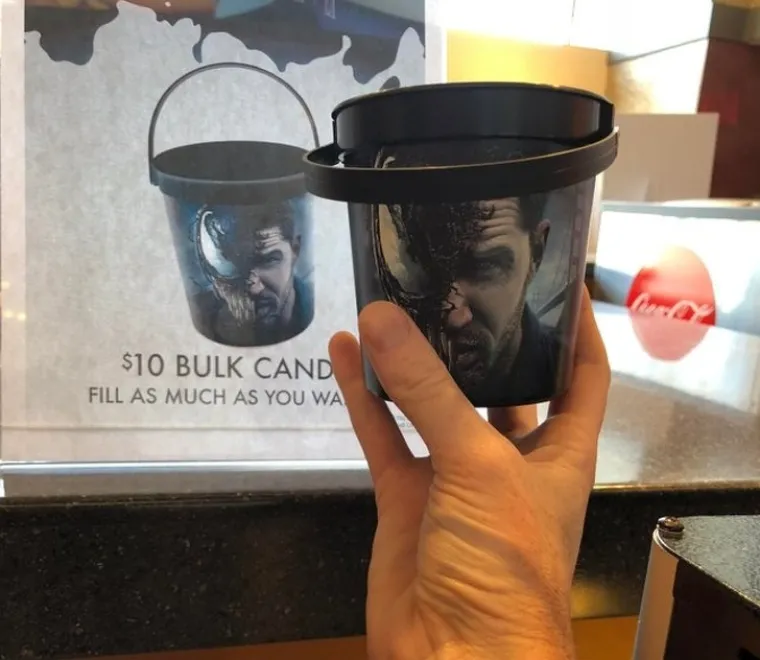 NISU DOBILI &Scaron;TO SU NARUČILI: Preveslali ih bezobrazni prodavači misleći valjda da će biti smije&scaron;no