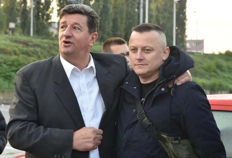 PUNI AUTOBUSI IZ ZAGREBA: Prosvjednici na poziv gradonačelnika Vukovara Penave krenuli na prosvjed