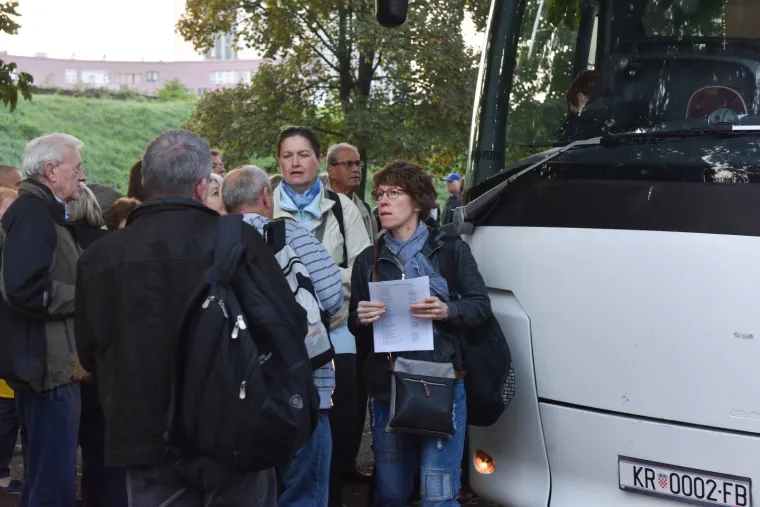 PUNI AUTOBUSI IZ ZAGREBA: Prosvjednici na poziv gradonačelnika Vukovara Penave krenuli na prosvjed