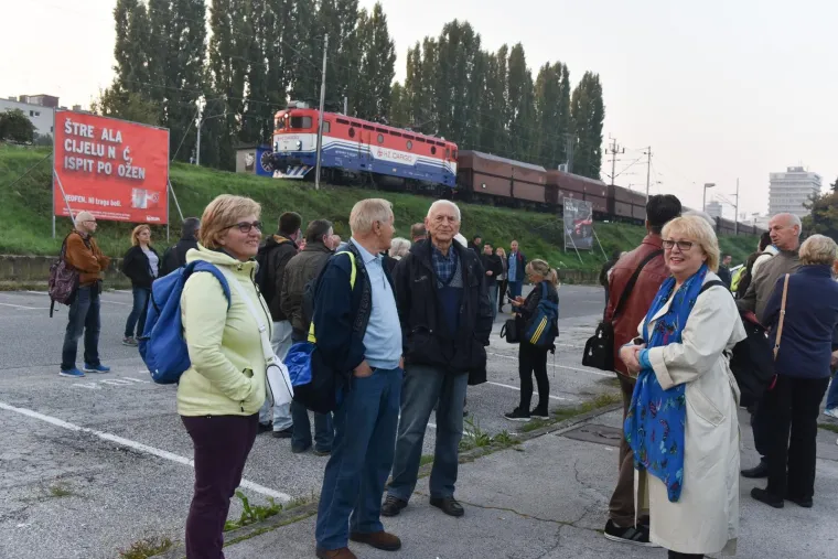 PUNI AUTOBUSI IZ ZAGREBA: Prosvjednici na poziv gradonačelnika Vukovara Penave krenuli na prosvjed