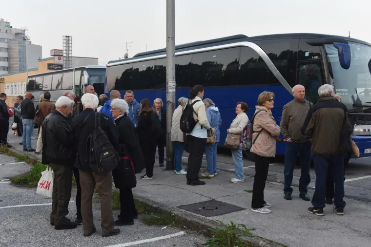 PUNI AUTOBUSI IZ ZAGREBA: Prosvjednici na poziv gradonačelnika Vukovara Penave krenuli na prosvjed