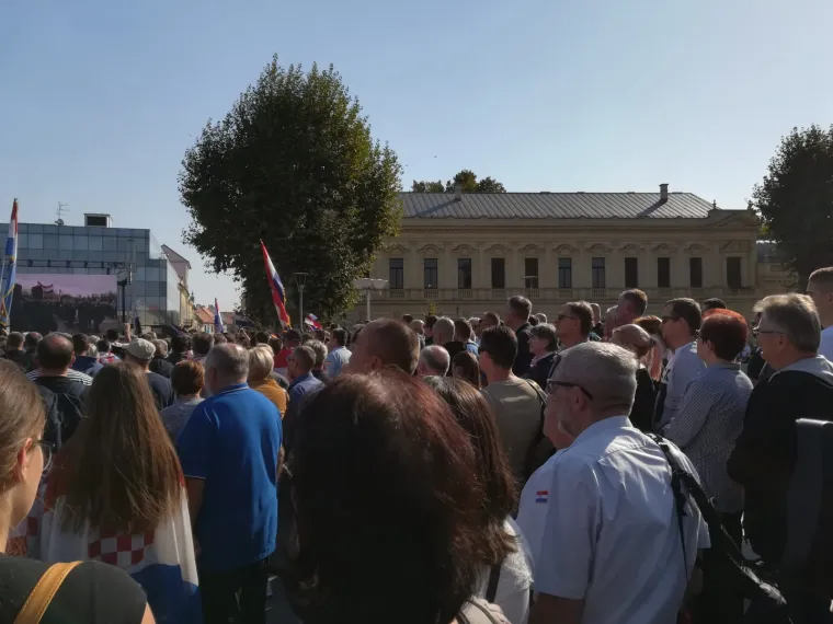 Na mirnom prosvjedu se okupilo od 8 do 10 tisuća ljudi