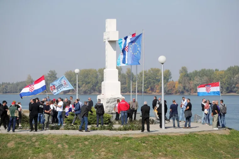 Tisuće prosvjednika okupilo se u Vukovaru: Tražili kažnjavanje ratnih zločina