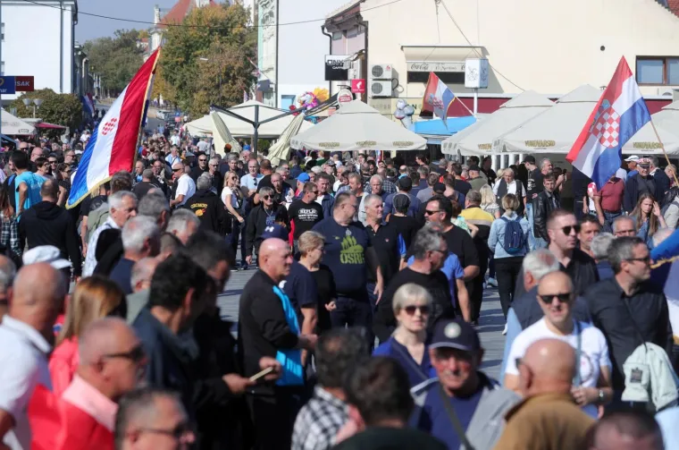 Tisuće prosvjednika okupilo se u Vukovaru: Tražili kažnjavanje ratnih zločina