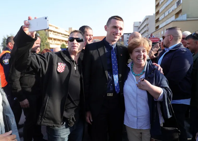 Pogledajte tko je od poznatih lica prisustvovao prosvjedu u Vukovaru