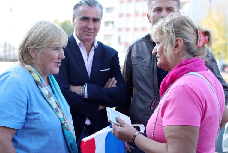 Pogledajte tko je od poznatih lica prisustvovao prosvjedu u Vukovaru