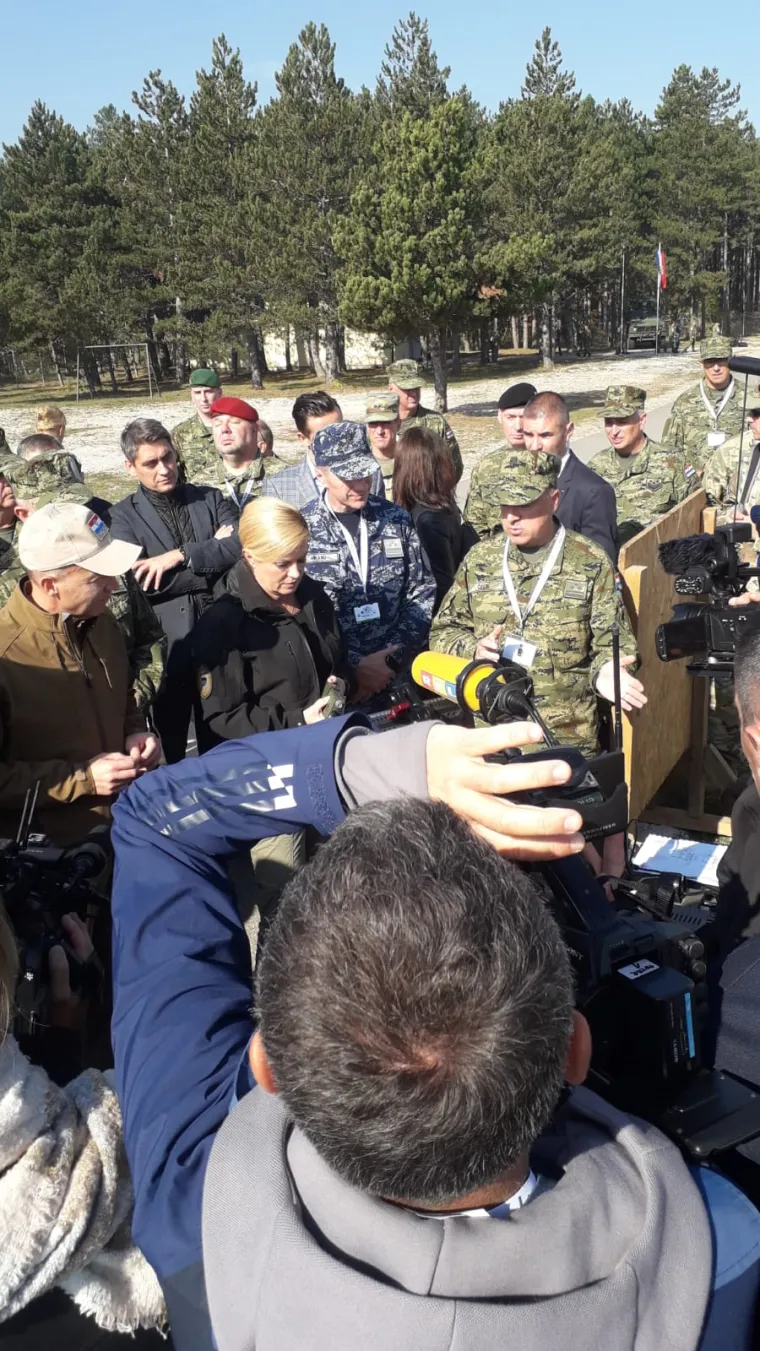 Predsjednica nazočila glavnom obučnom događaju HV-a: Održale se vojne vježbe u Udbini