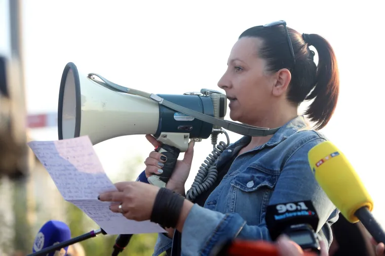 BIJESNI GRAĐANI IZAŠLI NA ULICU: Prosvjed kod Karlovca nakon stravične pogibije 10-godišnjeg dječaka