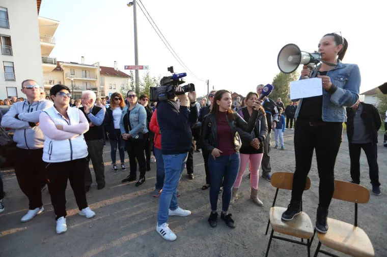 BIJESNI GRAĐANI IZAŠLI NA ULICU: Prosvjed kod Karlovca nakon stravične pogibije 10-godišnjeg dječaka