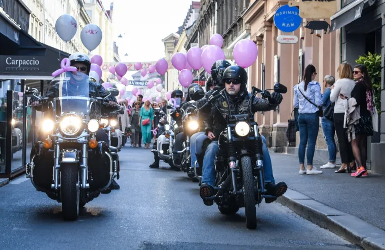 Žene, ne odgađajte pregled: Humanitarnom &scaron;etnjom obilježena kampanja "Sačuvajmo zdravlje dojke"