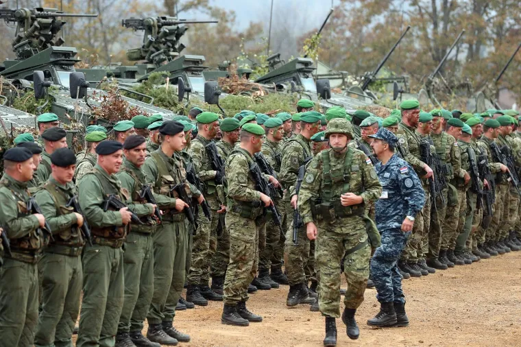 SLUNJ: Na vojnom poligonu Eugen Kvaternik održana je vojna vježba Velebit 18