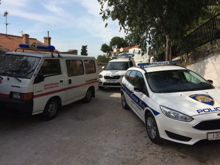 Drama u &Scaron;ibeniku: Mu&scaron;karac se zabarikadirao u kući i prijeti samoubojstvom