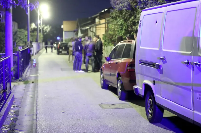 U utorak navečer do&scaron;lo je do pucnjave u zagrebačkoj Dubravi. Nitko nije ozlijeđen. Policija je privela &scaron;est osoba. U pucnjavi je o&scaron;tećeno jedno vozilo.