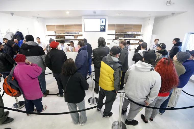 Sretna Kanada: Pogledajte kako je pro&scaron;ao prvi dan legalizacije trave