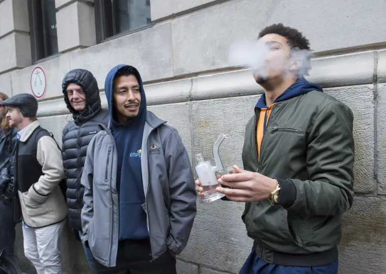 Sretna Kanada: Pogledajte kako je pro&scaron;ao prvi dan legalizacije trave